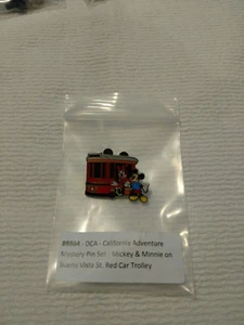 Dca pin 89864 disney CALIFORNIA ADVENTURE. Mickey & Minnie on beuna Vista trolly - Picture 1 of 2