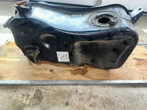 86 Honda GL1200 GL 1200 I Goldwing Interstate Gas Fuel Petrol Tank - Picture 1 of 7