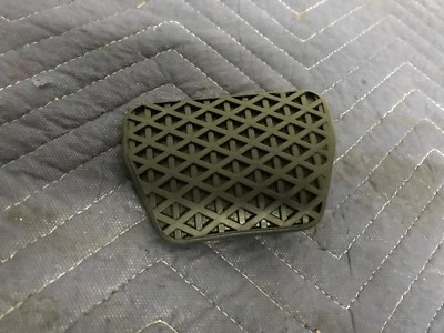 BMW OEM E60 M5 550I 535i 04-2010 PEDAL DE FREIO TAMPA ALMOFADA DE BORRACHA - Imagem 1 de 4