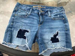 Arizona Jean Co. Ladies size 3 Light Wash Denim Jean Shorts with Patched Holes - Picture 1 of 4