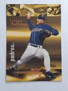 SkyBox Thunder Super Rave #147 1999 Trevor Hoffman Raro Padres Salón de la fama 09/25 defectos - Imagen 1 de 9