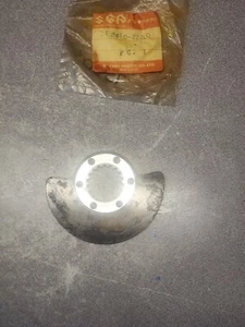 SUZUKI TS50 TS 50 71-74 CIGÜEÑAL PLACA GIRATORIA VÁLVULA OEM 12410-22200 NOS - Imagen 1 de 2