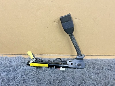 Pontiac GTO 2004-2006 delantero izquierdo cinturón de seguridad hebilla tensor OEM 1B17 Foto 1 de 4