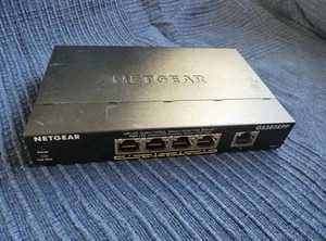 NETGEAR GS305EPP Managed L3 Gigabit Ethernet POE Network Switch + PSU - Picture 1 of 3