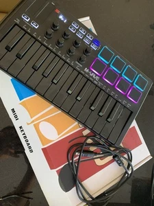 M-Wave Midi Keyboard 25 Keys with 8 Pads. SMK-25 - Picture 1 of 3