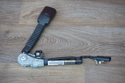 Ford Flex/Lincoln MKT 2009-2019 receptor de cinturón de seguridad delantero izquierdo negro Foto 1 de 4