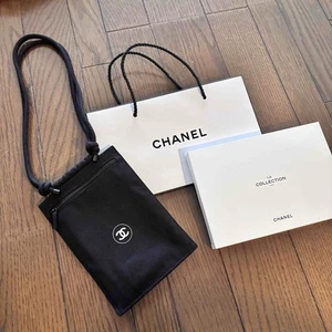 Chanel Smartphone Holder La Collection - Picture 1 of 8