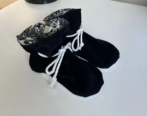 Black corduroy TV booties/soft sole shows SIZE LARGE - Picture 1 of 4