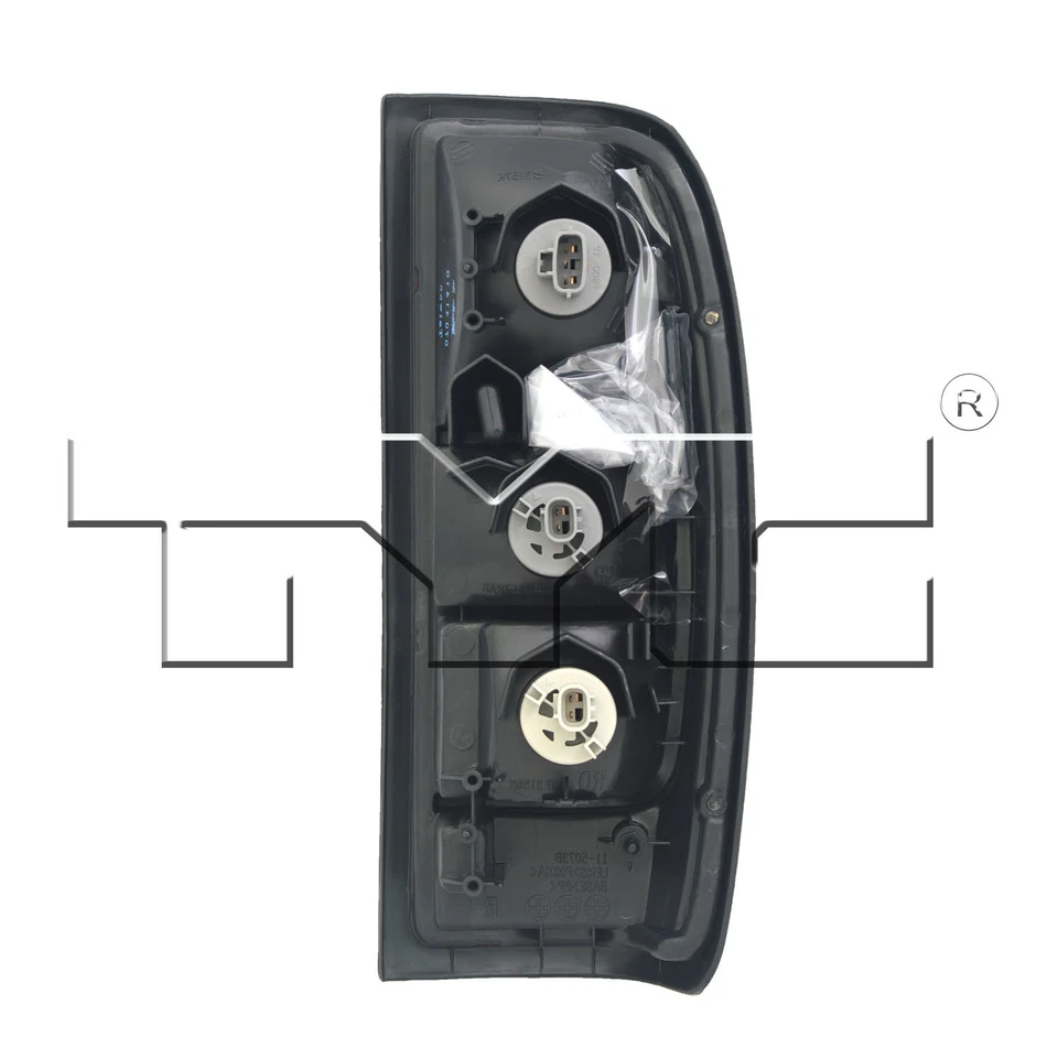 Conjunto de luz trasera izquierda TYC 11-5074-70 se adapta a 02-04 Nissan Frontier Foto 1 de 1