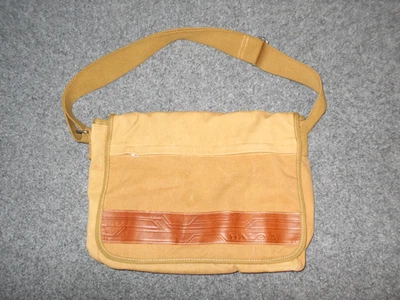 2007 MICROSOFT HALO 3 FAUX LEATHER TRIM TAN CANVAS 15X11 MESSENGER BAG         - Image 1 of 4