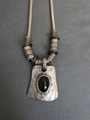 Collar con cuentas de piedra de ónix negro para mujer Chico cadena serpiente tono plata 16-18 Foto 1 de 4