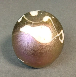 Robert Held Art Glass Paperweight - Iridescent Gold w/Milk Glass Swirl - Signed - Picture 1 of 8