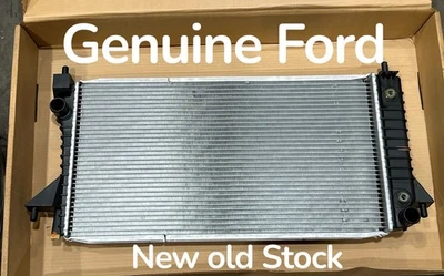 Radiador original Ford 2F1Z-8005-BA Taurus Mercury Sable 1996-2005 nuevo de stock Foto 1 de 4