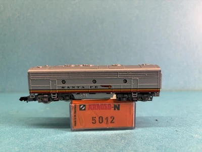 N Scale Arnold B Dummy Non-Powered Diesel Locomotive  - Image 1 of 4