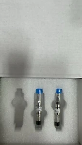 Waters 1860003978 ACQUITY UPLC BEH C8 VanGuard Pre-column, 1.7 µm, 2.1 mm X 5 mm - Picture 1 of 3