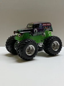 Hot Wheels Grave Digger Monster Jam 1:64 VG+ Condition - Picture 1 of 10