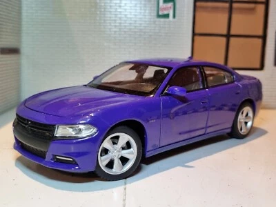 Dodge Charger V8 R/T 2016 Purple Welly Detailed Diecast LGB 1:24 Scale Model Car - Image 1 of 4