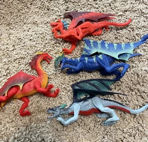 Lote de 4 figuras de acción de fantasía de dragones posables galaxia para niños - Imagen 1 de 6