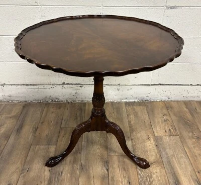 Vintage Mahogany 30 inch Round Tilt Top Pie Crust Accent Table - Image 1 of 4