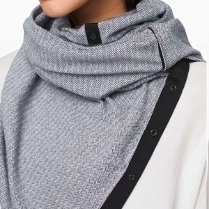 Lululemon Vinyasa Scarf in Herringbone Heathered - Picture 1 of 11
