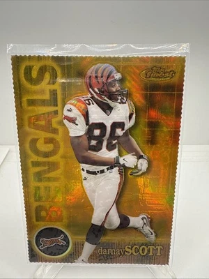 2000 Topps Finest - Darnay Scott #101 Gold Refractor Die-Cut /300 - Image 1 of 2