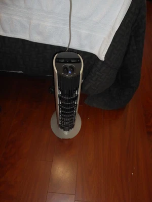 Sharper Image MIDI Silent Air Purifier Ionic Breeze SI853 3-speed Works Great - Image 1 of 4