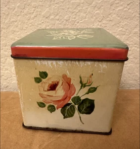 Caja de hojalata floral vintage con diseño de rosa pintado a mano, contenedor de almacenamiento Shabby Chic - Imagen 1 de 6