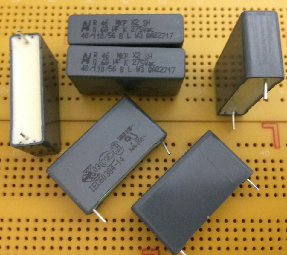 680nF 0.68uF 275VAC 560V dc Polypropylene X2 Capacitor Kemet R46 MKP Multi Qty - image 1 of 1