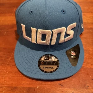 Detroit Lions New Era SnapBack Blue With White Lions Across Front - Picture 1 of 8