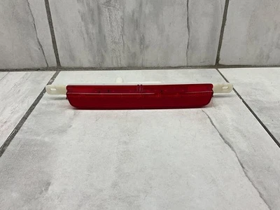 Tercera luz trasera de freno montaje alto Chrysler Dodge Grand Caravan 2008-19 OEM 68083906 Foto 1 de 4