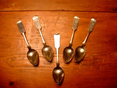 5 Wm antiguos del siglo XIX Moneda Rogers cucharaditas de plata circa 1820-30 Foto 1 de 4