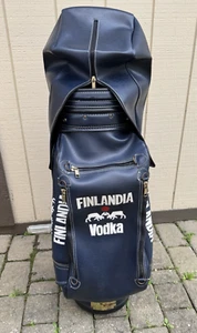 Bolsa de golf deportiva vintage de cuero vodka Belding Finlandia con capucha para lluvia - Imagen 1 de 24