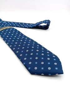 🇺🇸 New Club Room 100% Silk Tie 58x3 1/8 Blue Floral MSRP $52.50 - Picture 1 of 4