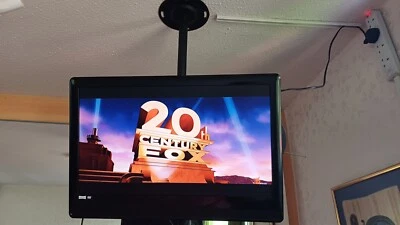 Venturer 23,6" Full HD Digital LCD TV + DVD Freeview - Image 1 of 4