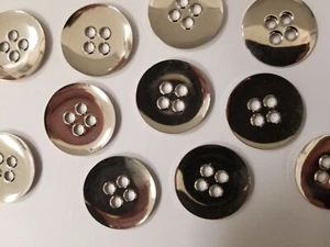 VINTAGE BUTTONS SET OF 12 THIN SILVER METAL DESIGN TUZ2372 LAST! - Foto 1 di 2