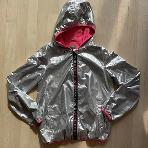 United Colors Of Benetton Girls Jacket Silver Shiny 11-12 Windbreaker Hooded  - Picture 1 of 6
