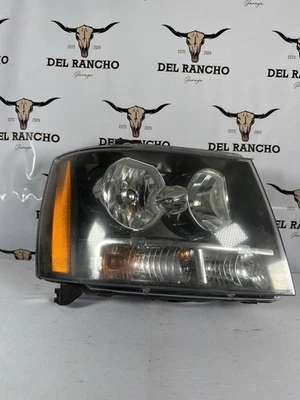 Faro derecho Chevrolet Avalanche 2007-2013 OEM usado  Foto 1 de 4