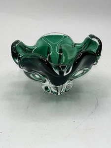 Pequeño plato de baratija MCM vintage con patas de Murano verde esmeralda Italia - Imagen 1 de 6