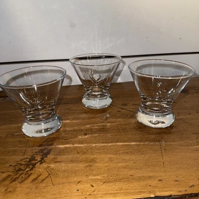 Juego de 3 vasos sin tallo de ganso gris vodka en relieve edición limitada Foto 1 de 4