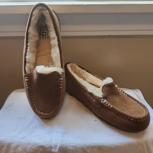 UGG Ansley Hausschuhe braun, Damen 7 - Bild 1 von 6
