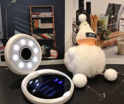 Casio Exilim TR MINI TR-M10 whiet Digital Beauty Camera Bluetooth transmission - Image 1 of 4