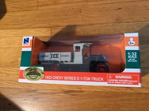 7-Eleven 1923 Chevy 1-ton Series D Truck, Newray Classic Collection Car 1:32 - Bild 1 von 3