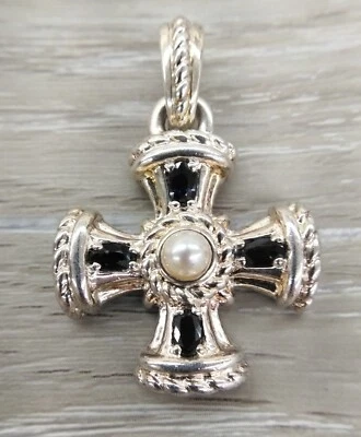Colgante potenciador cruz maltesa perla zafiro plata esterlina Judith Ripka FZZ Foto 1 de 3
