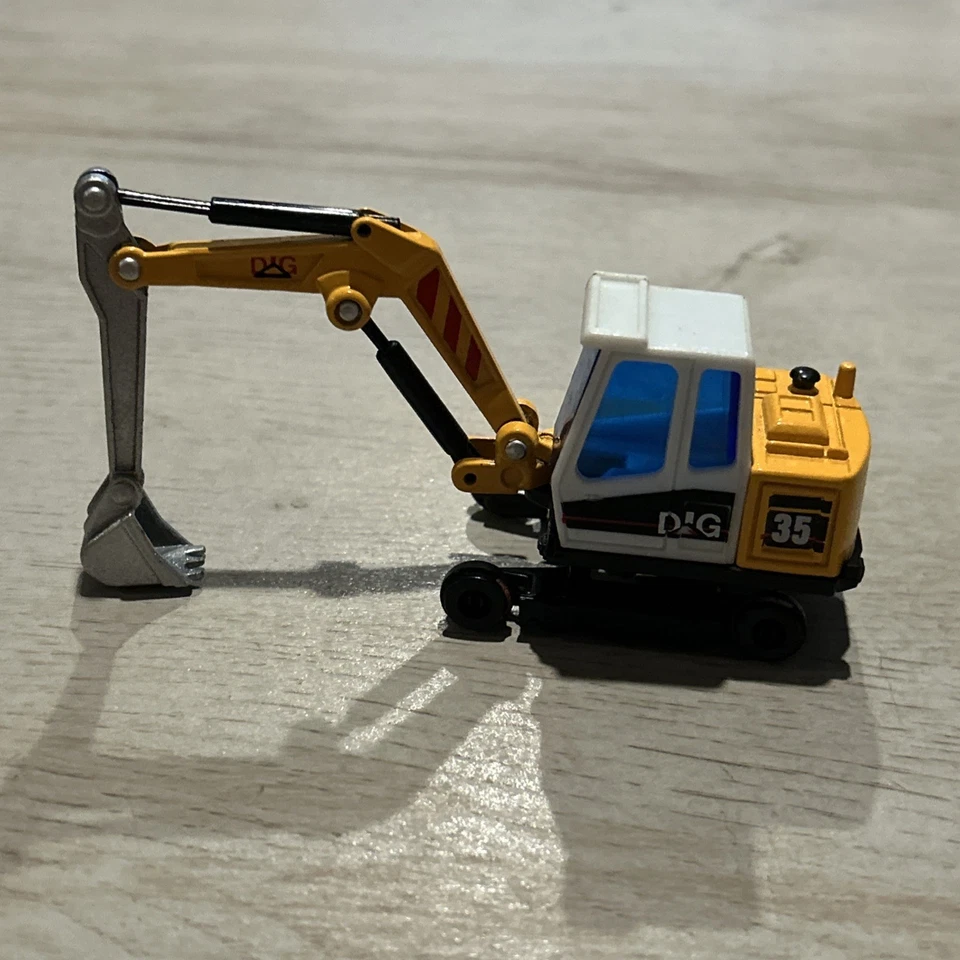Welly Dig Toy Excavator - Image 1 of 3
