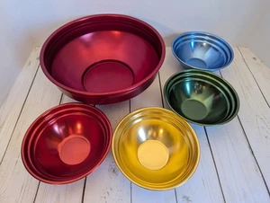 Eloxiertes Aluminium Chip und Dip Schüssel Set/5 Regenbogen Unmarkiert - Bild 1 von 7