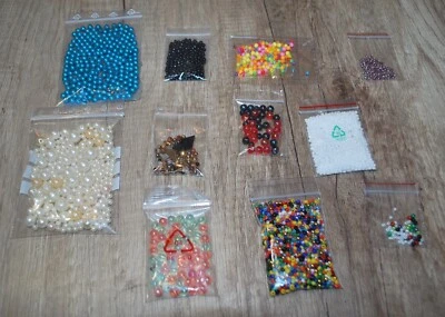 Diverse Perlen Konvolut Basteln Ketten 34 Gramm bunt - Bild 1 von 4