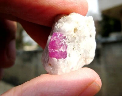 RUBY ROUGH SPECIMEN 35 CARATS ROCK RAW GEM PAKISTAN HUNZA UNCUT NATURAL PINK RED - Image 1 of 4
