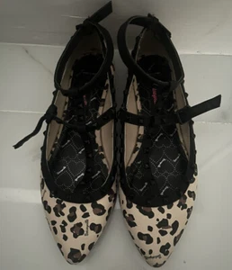 🍒BETSEY JOHNSON CUTE Studded Animal PrintWomen   Ballerina Flats SZ 6 - Picture 1 of 4