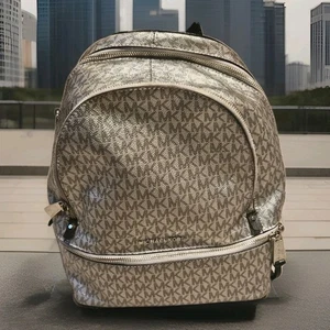 Zaino Michael Kors Rhea Medium colore-blocco firma logo usato in ottime condizioni - Foto 1 di 11