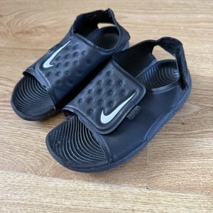 Nike Sunray Adjust schwarz weiß Riemen Kinder Vorschule Sandalen AJ9077-001 UK 9,5 - Bild 1 von 5